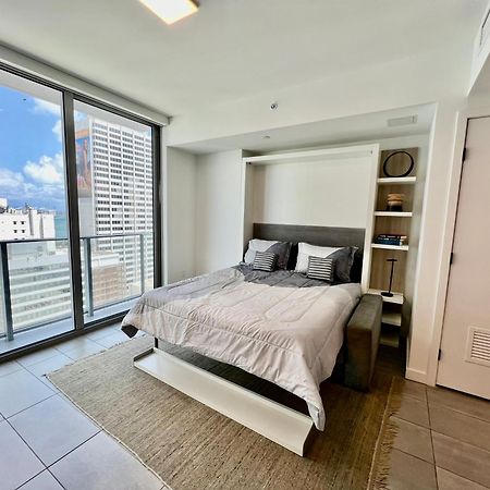 Spacious Studio In The Heart Of Downtown Miami Apartment Bagian luar foto